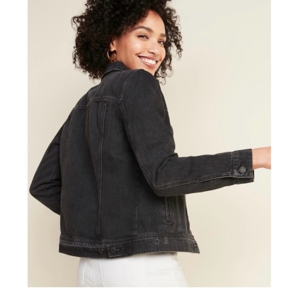 NWT Old Navy Women’s Black Distressed Denim Trucker Jean Jacket Size Medium - Picture 4 of 11